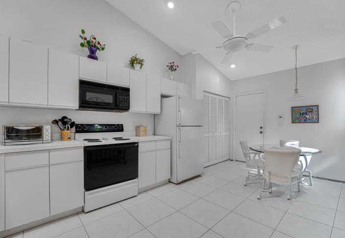 Image No.19-2 Bed Villa for sale