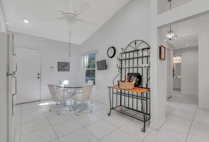 Image No.20-2 Bed Villa for sale