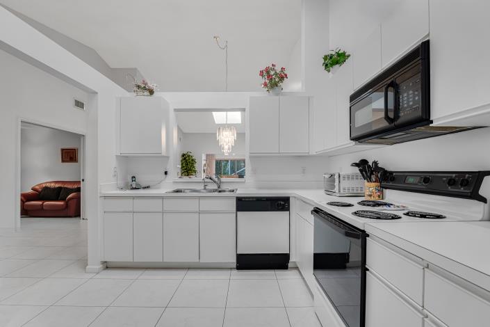 Image No.21-2 Bed Villa for sale