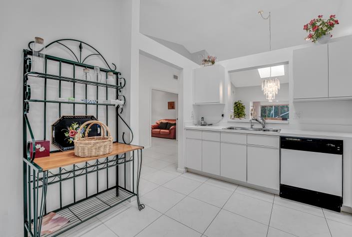 Image No.24-2 Bed Villa for sale