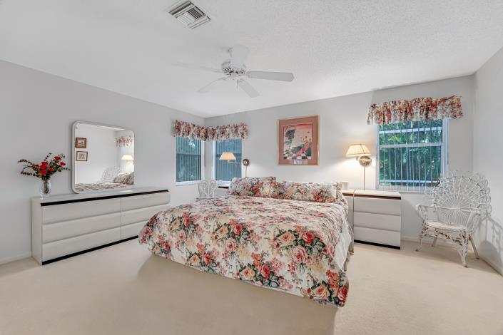 Image No.28-2 Bed Villa for sale