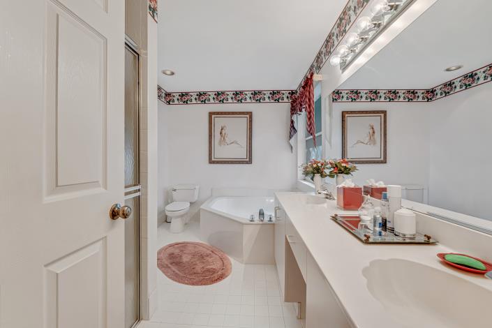 Image No.33-2 Bed Villa for sale