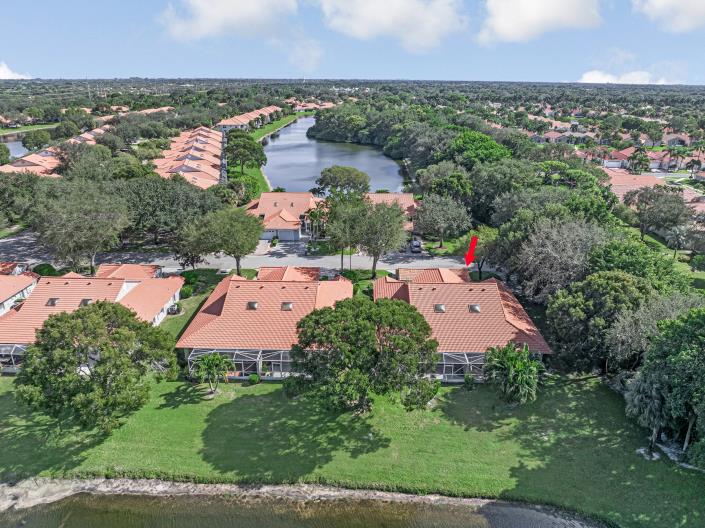 Image No.51-2 Bed Villa for sale