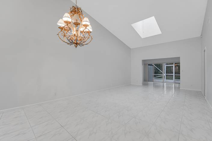 Image No.6-3 Bed Villa for sale