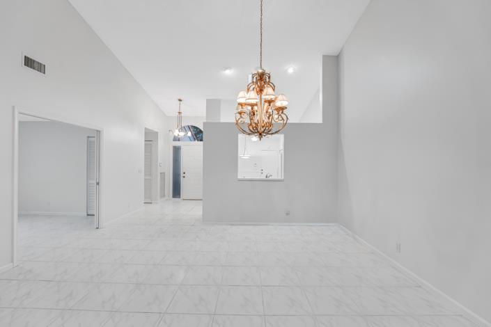 Image No.10-3 Bed Villa for sale