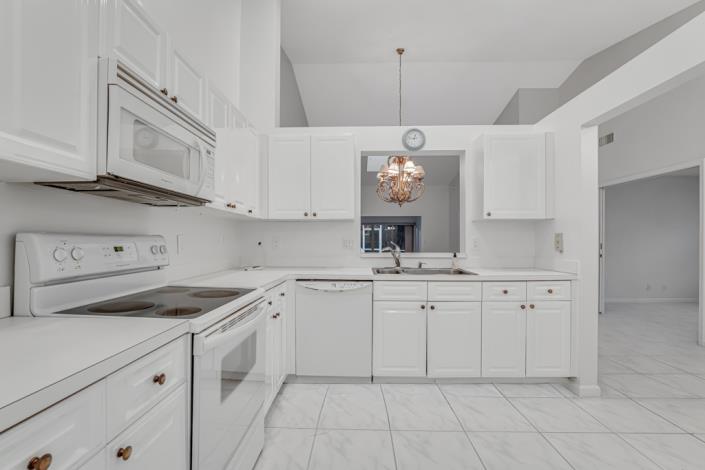 Image No.18-3 Bed Villa for sale