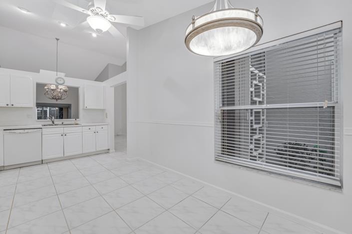 Image No.19-3 Bed Villa for sale