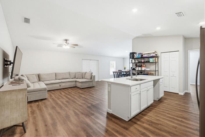 Image No.3-4 Bed House for sale