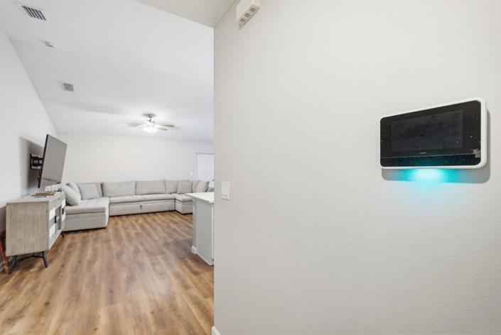 Image No.8-4 Bed House for sale