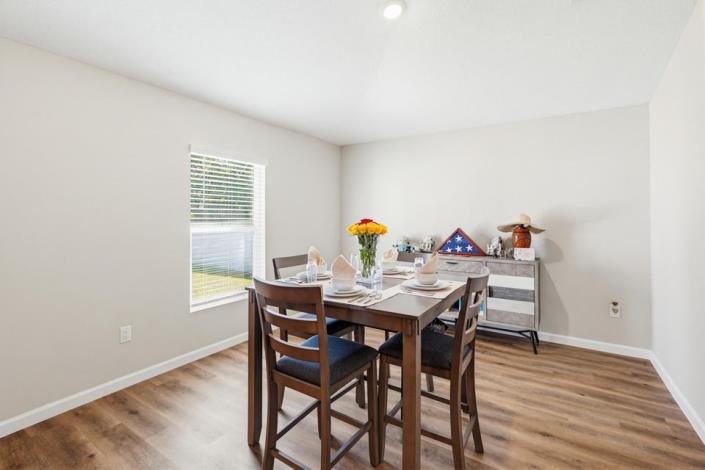 Image No.10-4 Bed House for sale