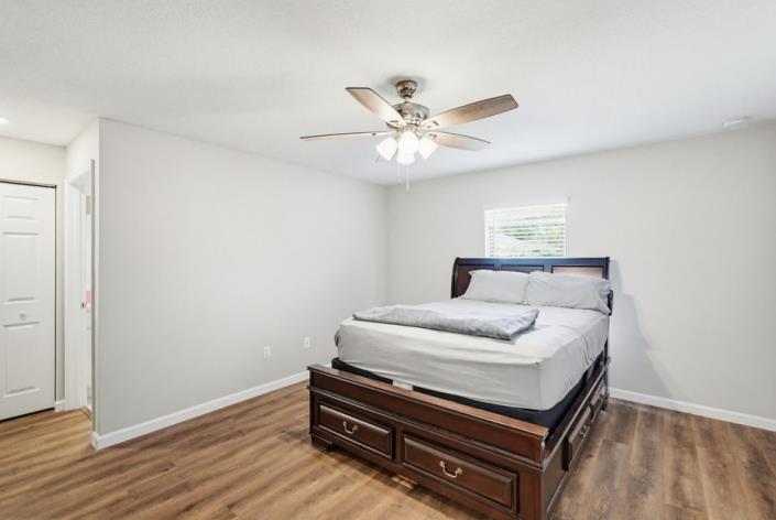 Image No.16-4 Bed House for sale