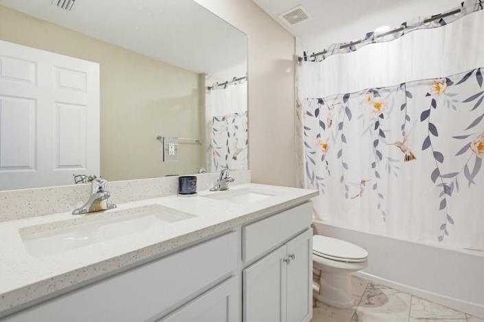 Image No.18-4 Bed House for sale