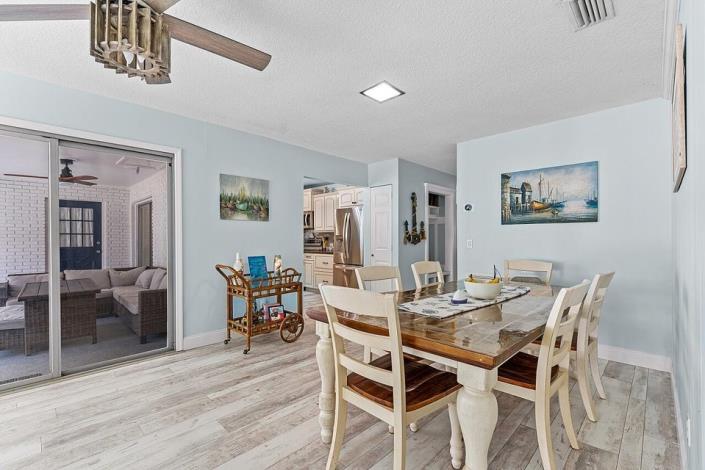 Image No.8-3 Bed House for sale