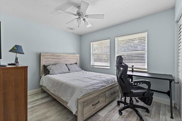 Image No.14-3 Bed House for sale