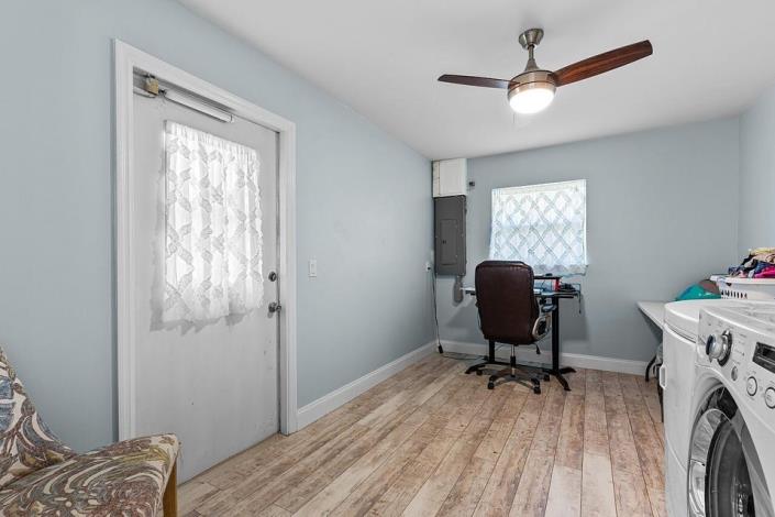 Image No.16-3 Bed House for sale