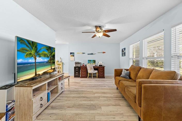 Image No.27-3 Bed House for sale