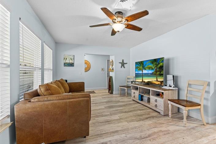 Image No.28-3 Bed House for sale