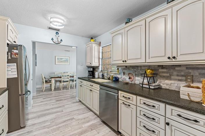 Image No.35-3 Bed House for sale