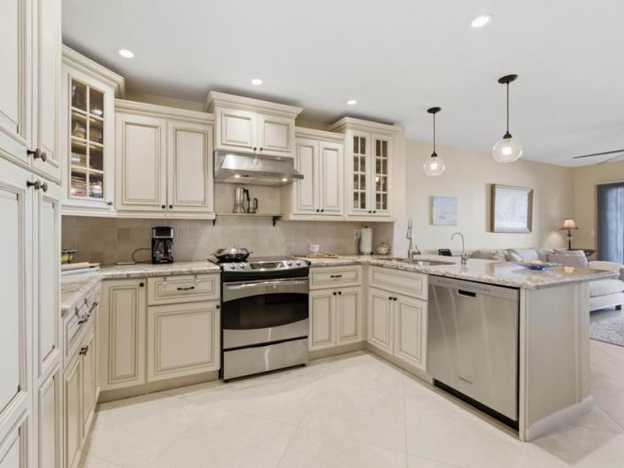 Image No.26-3 Bed Townhouse for sale