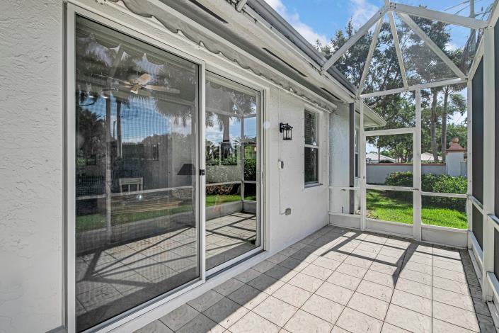 Image No.42-2 Bed Villa for sale