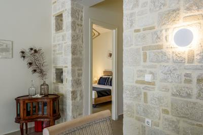 beautiful-seaside-apartment-with-private-pool-7