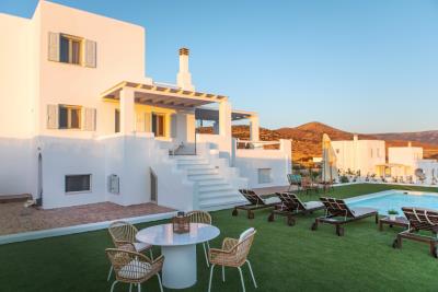 20-ELEGANT-VILLAS-IN-COMPLEX-FOR-SALE-IN-NAXOS--GREECE-5