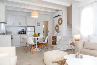 20-ELEGANT-VILLAS-IN-COMPLEX-FOR-SALE-IN-NAXOS--GREECE-12