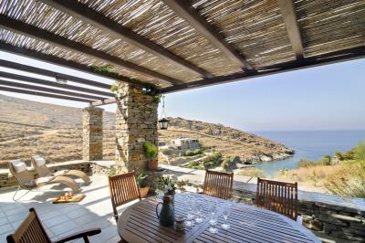 32a-thymari---balcony-furniture-and-sea