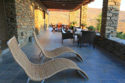 33-thymari---balcony-furniture-view