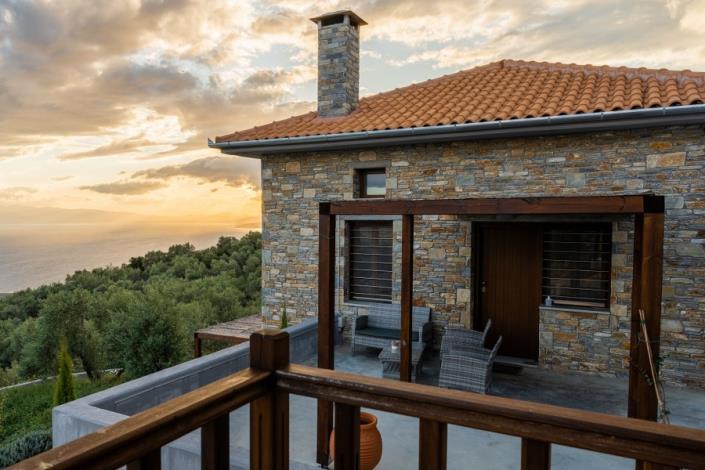 Image No.10-15 Bed Villa for sale