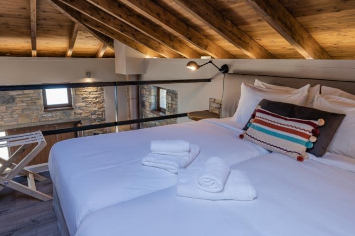 Image No.11-15 Bed Villa for sale