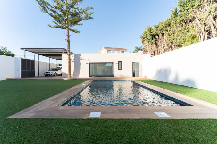 Image No.1-4 Bed Villa for sale
