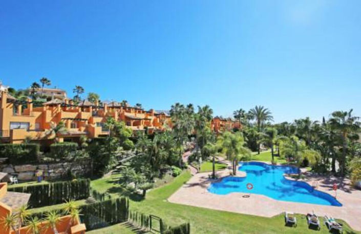 Image No.1-4 Bed House for sale