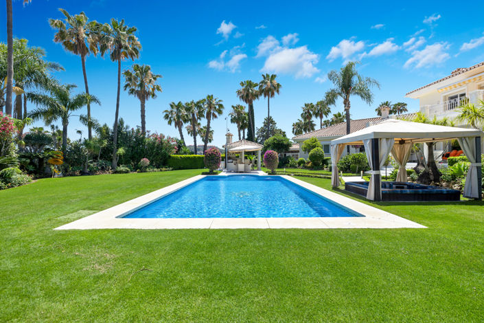 Image No.1-6 Bed Villa for sale