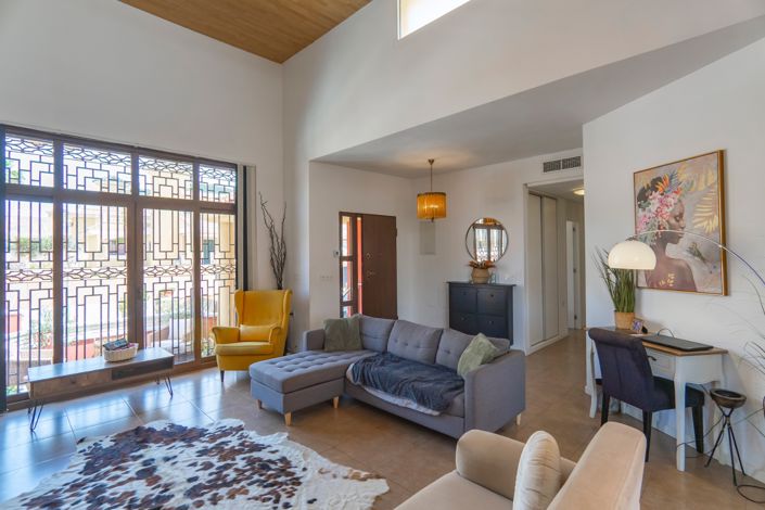 Image No.10-3 Bed Villa for sale