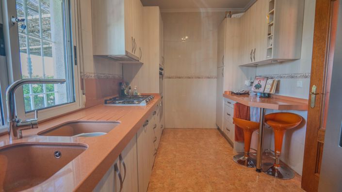 Image No.14-3 Bed Country Property for sale