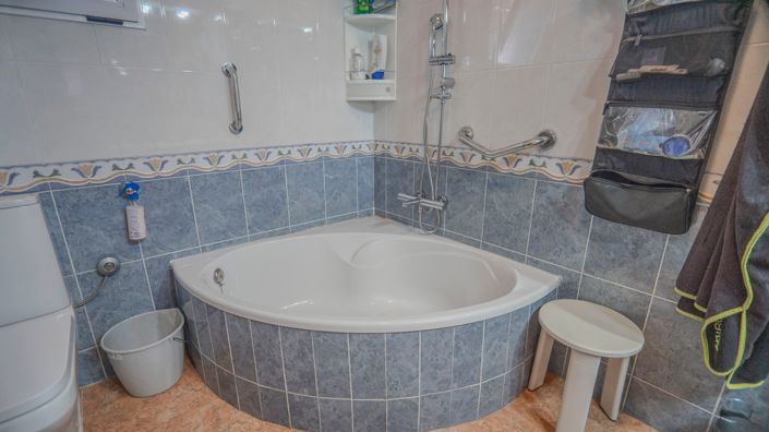 Image No.28-3 Bed Country Property for sale