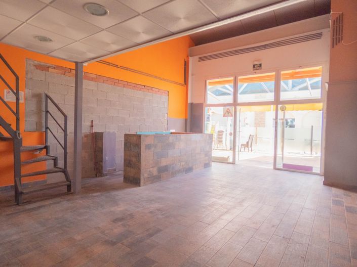 Image No.2-Commercial à vendre à La Finca