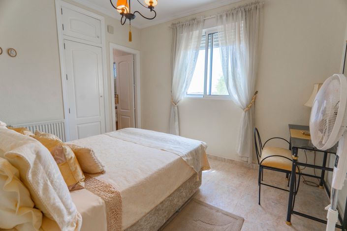 Image No.36-5 Bed Villa for sale