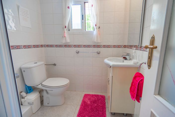 Image No.46-5 Bed Villa for sale