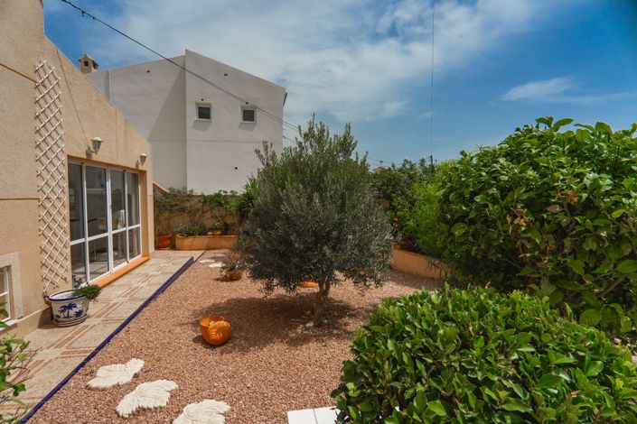 Image No.48-5 Bed Villa for sale