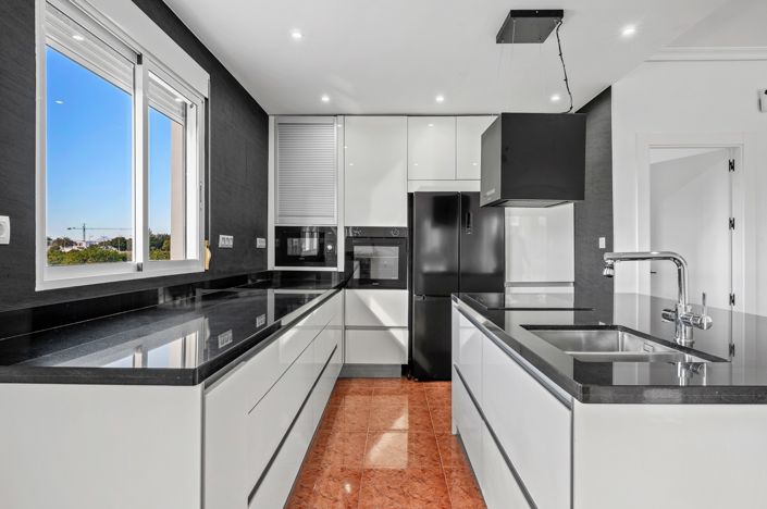 Image No.12-4 Bed Country Property for sale