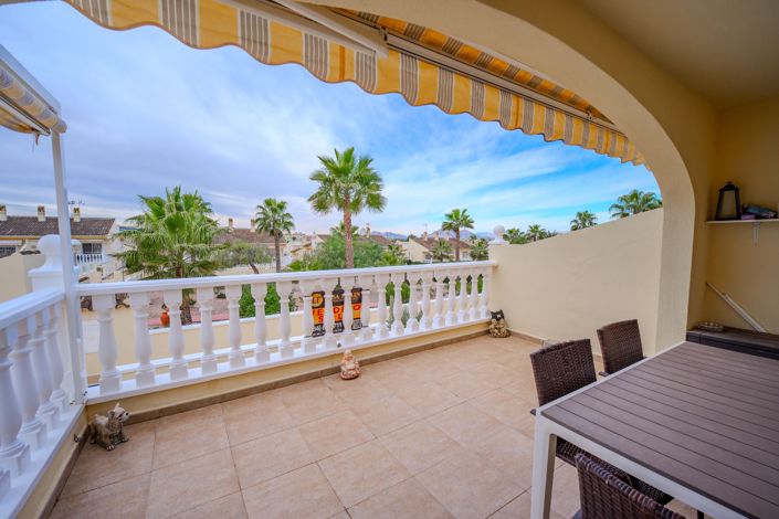 Image No.12-3 Bed Property for sale