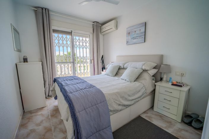 Image No.17-3 Bed Property for sale