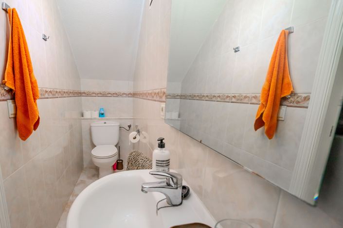 Image No.23-3 Bed Property for sale