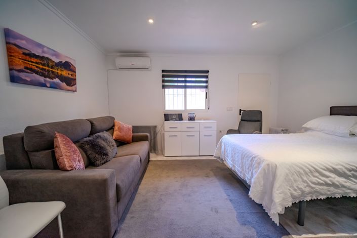 Image No.25-3 Bed Property for sale