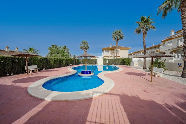 Image No.32-3 Bed Property for sale