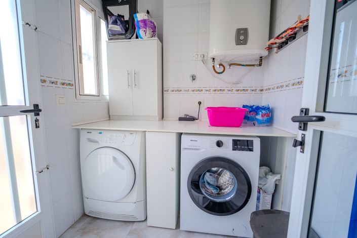 Image No.39-3 Bed Property for sale