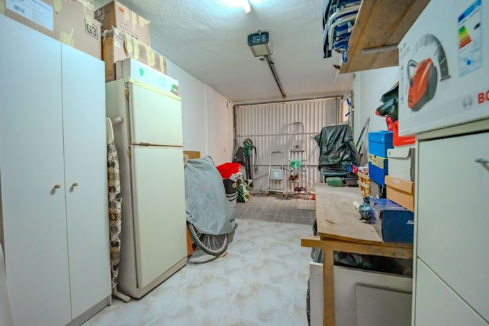 Image No.40-3 Bed Property for sale