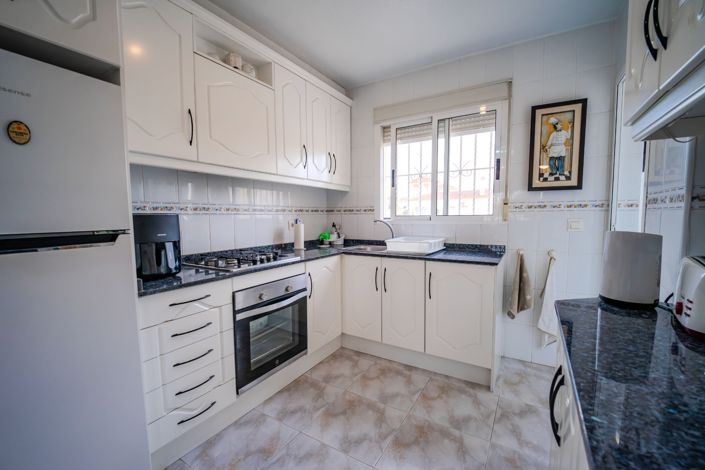 Image No.5-3 Bed Property for sale